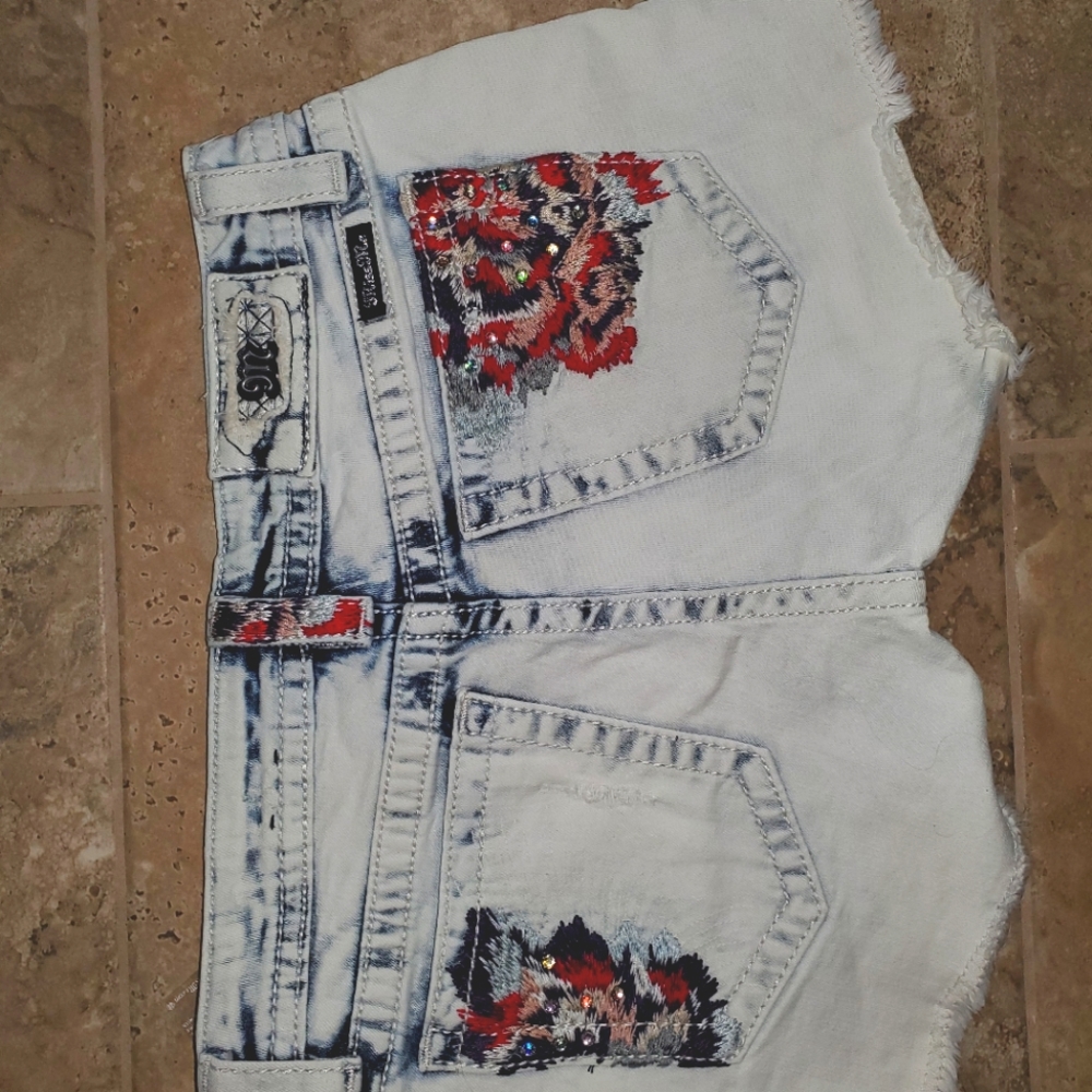 Miss Me Shorts size 29 Brand New